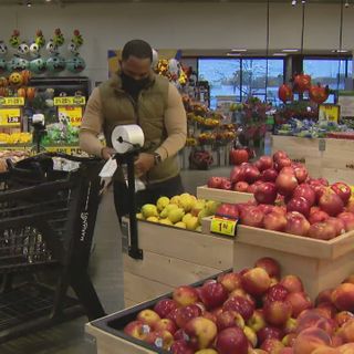 Navy veteran’s nonprofit helps feed and support Englewood