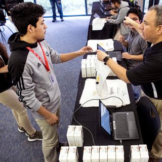 'The need is real': Houston-area schools scramble for hotspots so students don't fall behind