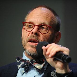 Alton Brown Says He Votes Republican (But Hates Trump) and Folks Are Still Upset