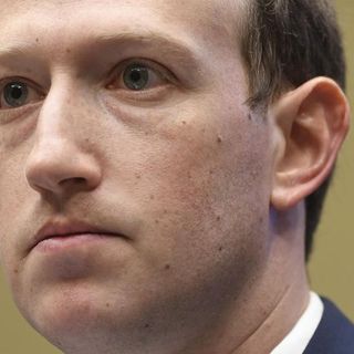 Zuckerberg: Bannon's beheading comments aren't enough to ban him from Facebook