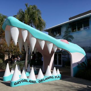 Hugs and slugs: Gatorland does right by employees. DeSantis disturbs by hiring conspiracy theorist | Commentary