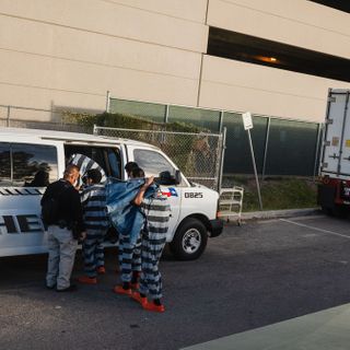 Prisoners Are Loading COVID Victims Into Mobile Morgues for $2 an Hour in Texas