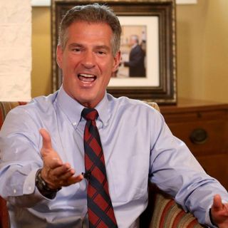 Covid-19: US ambassador Scott Brown used private jet to avoid hotel quarantine