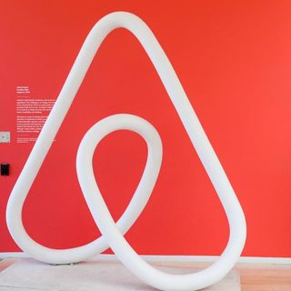 Airbnb refunded $1 billion in bookings this year