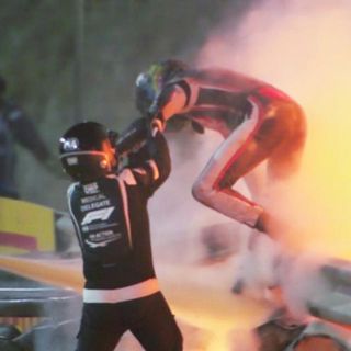 F1 driver Romain Grosjean involved in horror crash during Bahrain Grand Prix | CNN