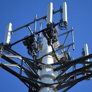 Over 50 Cell Towers Vandalized in UK Due to 5G Coronavirus Conspiracy Theories