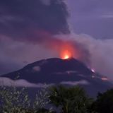 Thousands compelled to flee after volcano erupts in jap Indonesia