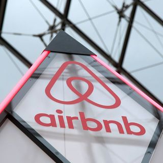 WSJ News Exclusive | Airbnb, DoorDash Aim for Higher-Than-Expected Valuations Ahead of Debuts