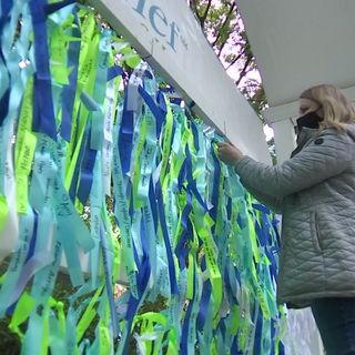 Dallas Memorial Arch Pays Tribute to COVID-19 Victims, Health Care Workers