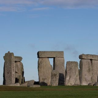 Protesters against tunnel close UK's prehistoric Stonehenge - ThinkPol