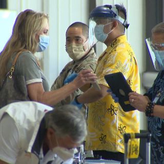 Lawmakers push for two tests for travelers, reduced quarantine time