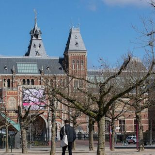 Amsterdam set to ban tourist home rentals in 3 neighborhoods