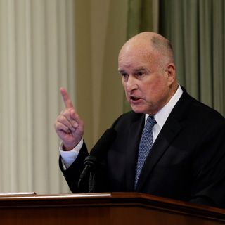 Jerry Brown’s advice to Joe Biden: Follow FDR. And progressives should ‘chill’