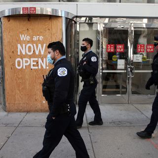 Federal judge pointedly reminds Chicago police to wear masks themselves as union accuses city of holding unsafe training sessions during pandemic