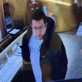 Thief steals $70,000 bracelet from Underwoods Jewelers in Fayetteville