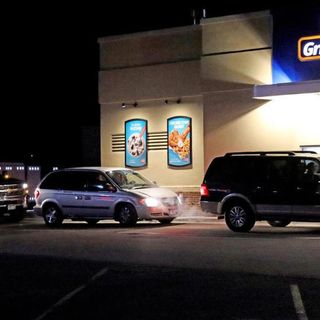 Over 900 cars paid for each other's meals at a Dairy Queen drive-thru in Minnesota | CNN