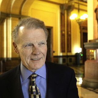 Mike Madigan wins support of House Illinois Legislative Black Caucus for another term as speaker