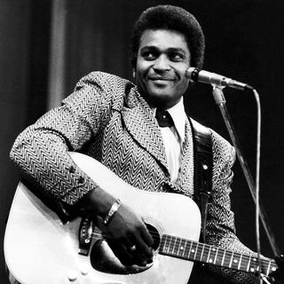 Charley Pride, Pioneering Black Country Singer, Dead at 86