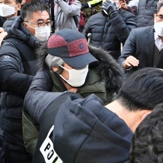 Protesters hurl eggs as South Korea releases child rapist