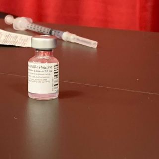 First COVID-19 vaccine given in Arkansas as first shipment arrives