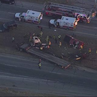 3 injured in multi-vehicle crash involving 18-wheeler on I-35