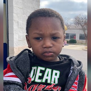 2-year-old boy abandoned at Mississippi Goodwill store with note, bag of clothes, police say