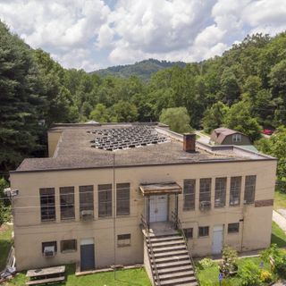 How a conservative coal county built the biggest community solar energy project in East Kentucky