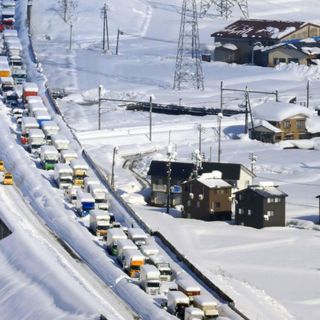 1,000 people stuck overnight in Japan traffic jam stretching 9 miles long | CNN