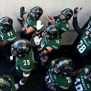 Hawaii beats Houston 28-14 in New Mexico Bowl