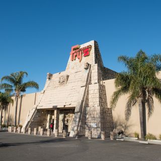 The disappearing history of the Bay Area's themed Fry's ...