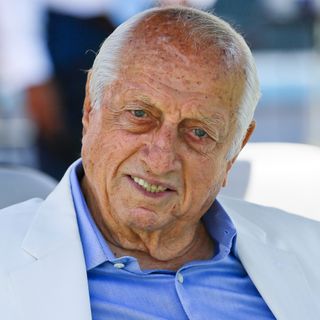 Dodgers Hall of Fame manager Tommy Lasorda dies at 93