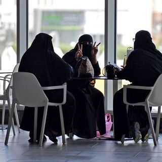 Saudi Arabia: 10,000 working women benefit from transport programme