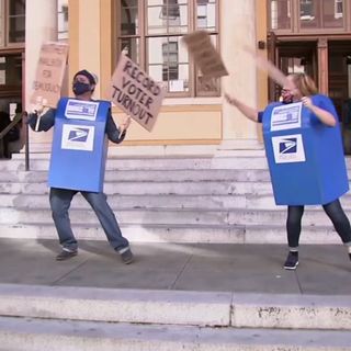 Dancing mailboxes celebrate inauguration in most Berkeley way possible