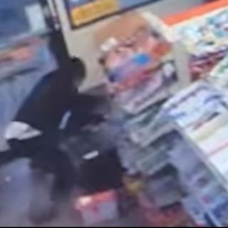 Sledgehammer-wielding thieves targeting Philly convenience store gaming machines