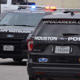 Man found dead on the freeway in SE Houston