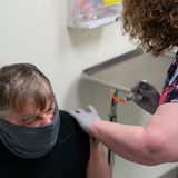 Alaska rises to No. 1 among states for per-capita coronavirus vaccinations