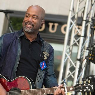 Servers say Darius Rucker paid for diners' meals, left tips at Mount Pleasant IHOP