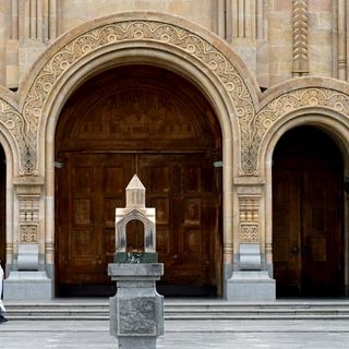 Georgia's defiant Orthodox church will host Easter worshipers despite lockdown | CNN