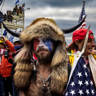 Wearing horns and fur pelts during the Capitol riot, Jacob Chansley now wants to testify against Trump at impeachment trial