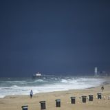 L.A. County beaches reopen after threat of lightning passes