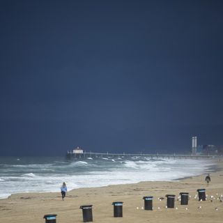 L.A. County beaches reopen after threat of lightning passes