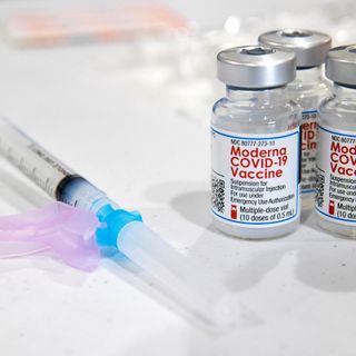 What’s in the Pfizer and Moderna COVID vaccines?