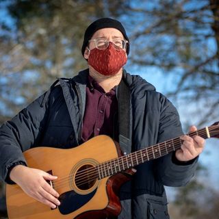 Mainer making homemade music videos to find a match for his kidney transplant