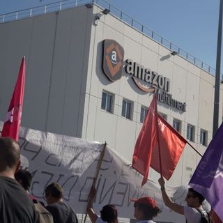 Amazon warehouse workers to begin historic vote to unionize