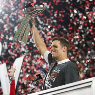 Tom Brady wins his 7th Super Bowl in his first year with the Buccaneers at age 43