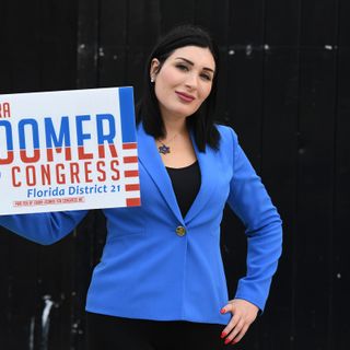 ‘Republican AOC’ Laura Loomer gains steam in congressional run