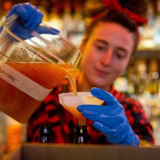 New bill seeks to allow to-go cocktails from California restaurants even after pandemic ends