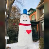 Toronto dad creates giant 14-foot snowman for daughter