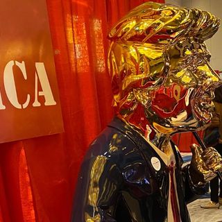 Golden Trump statue turns heads at CPAC