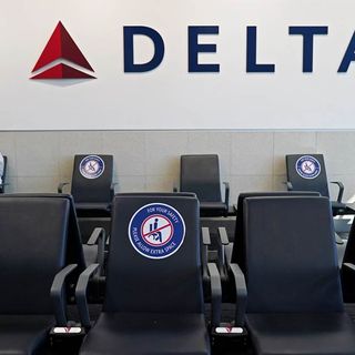 Delta Air Lines to pay out thousands of dollars to managers — but not to pilots or other workers